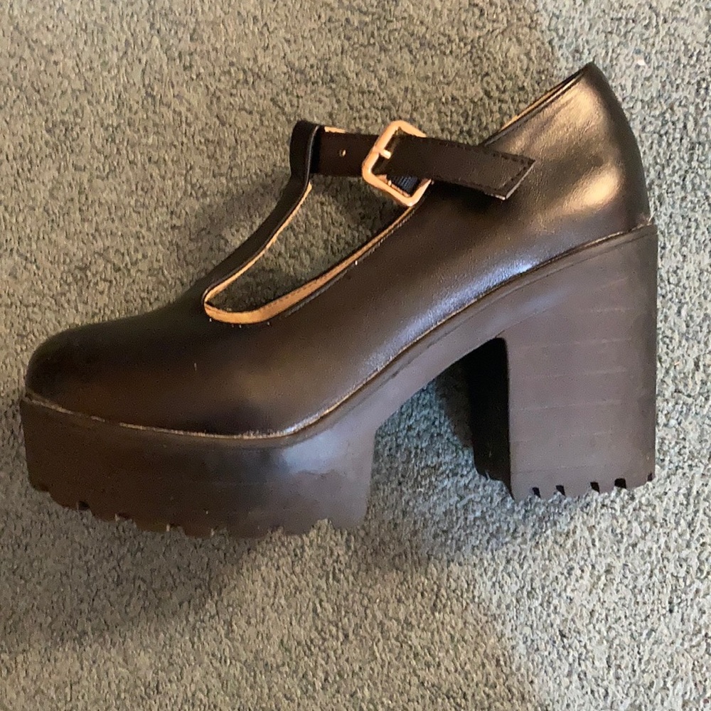 Doll’s Kill platform high heels sz 7.5
